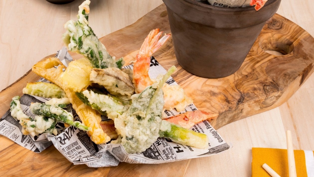 Tempura di verdure, pecorino e gamberi in salsa agrodolce di cipolla – - Ricetta