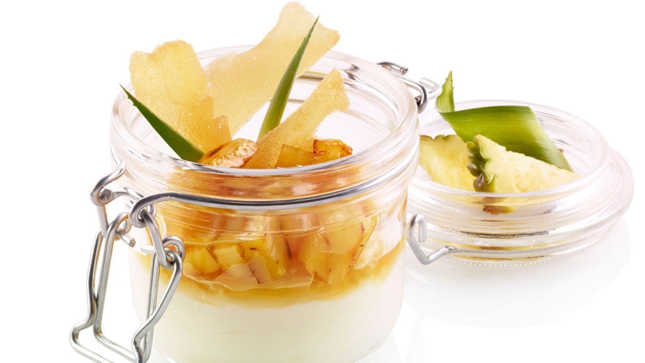 Bavarese allo yogurt e zenzero con ananas arrostito – - Ricetta