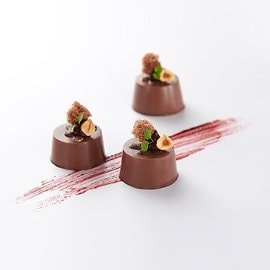 Bonnet al cioccolato, rum e nocciole Bonnet al cioccolato, rum e nocciole