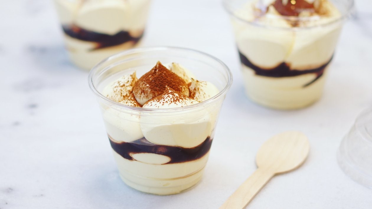 Spuma di tiramisù con topping al cacao