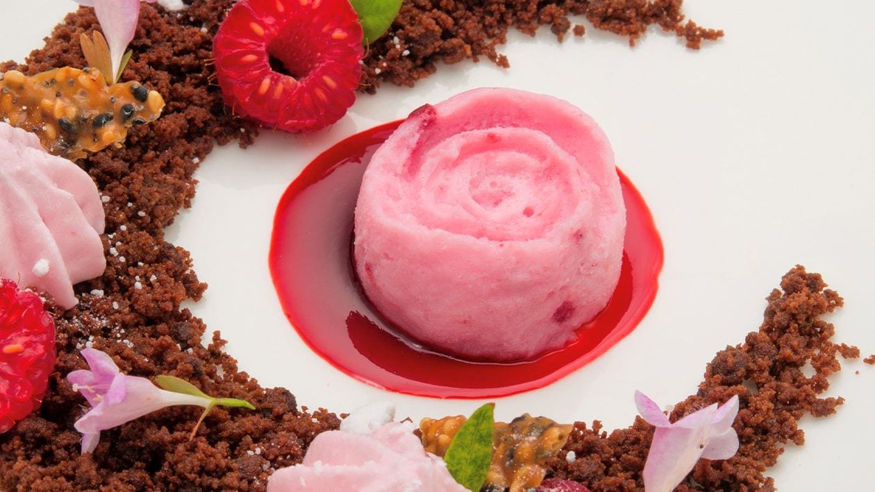 Lampone in mousse e semifreddo a doppia consistenza con topping ai frutti di bosco – - Ricetta