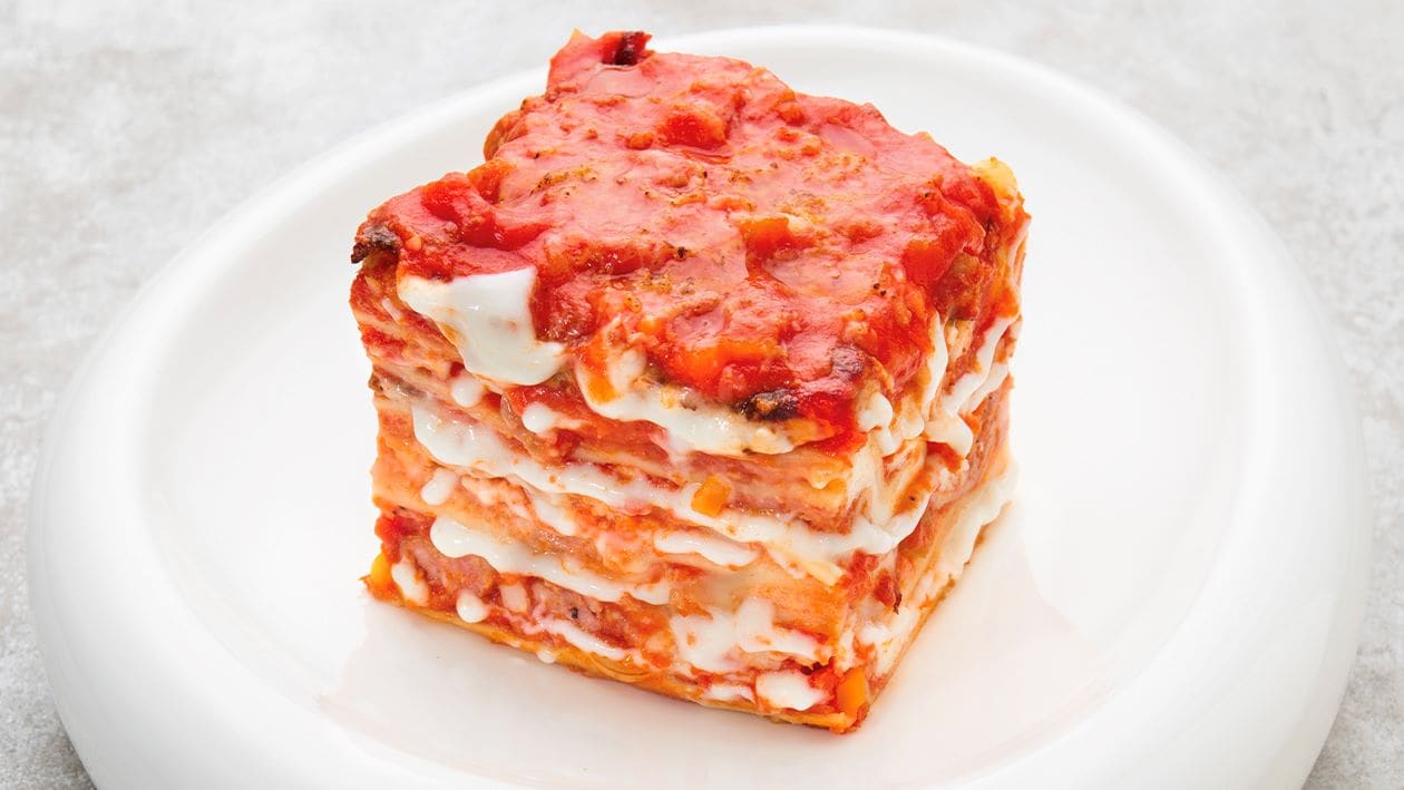 Lasagna con besciamella e ragù – - Ricetta