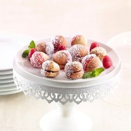 Baci di dama gluten free con topping e cocco rapè