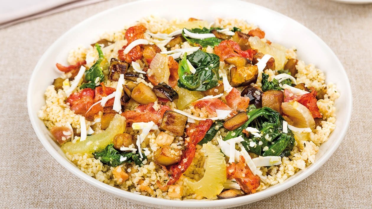bulgur tiepido con melanzana arrosto, pancetta croccante, ricotta salata e spinaci al limone – - Ricetta