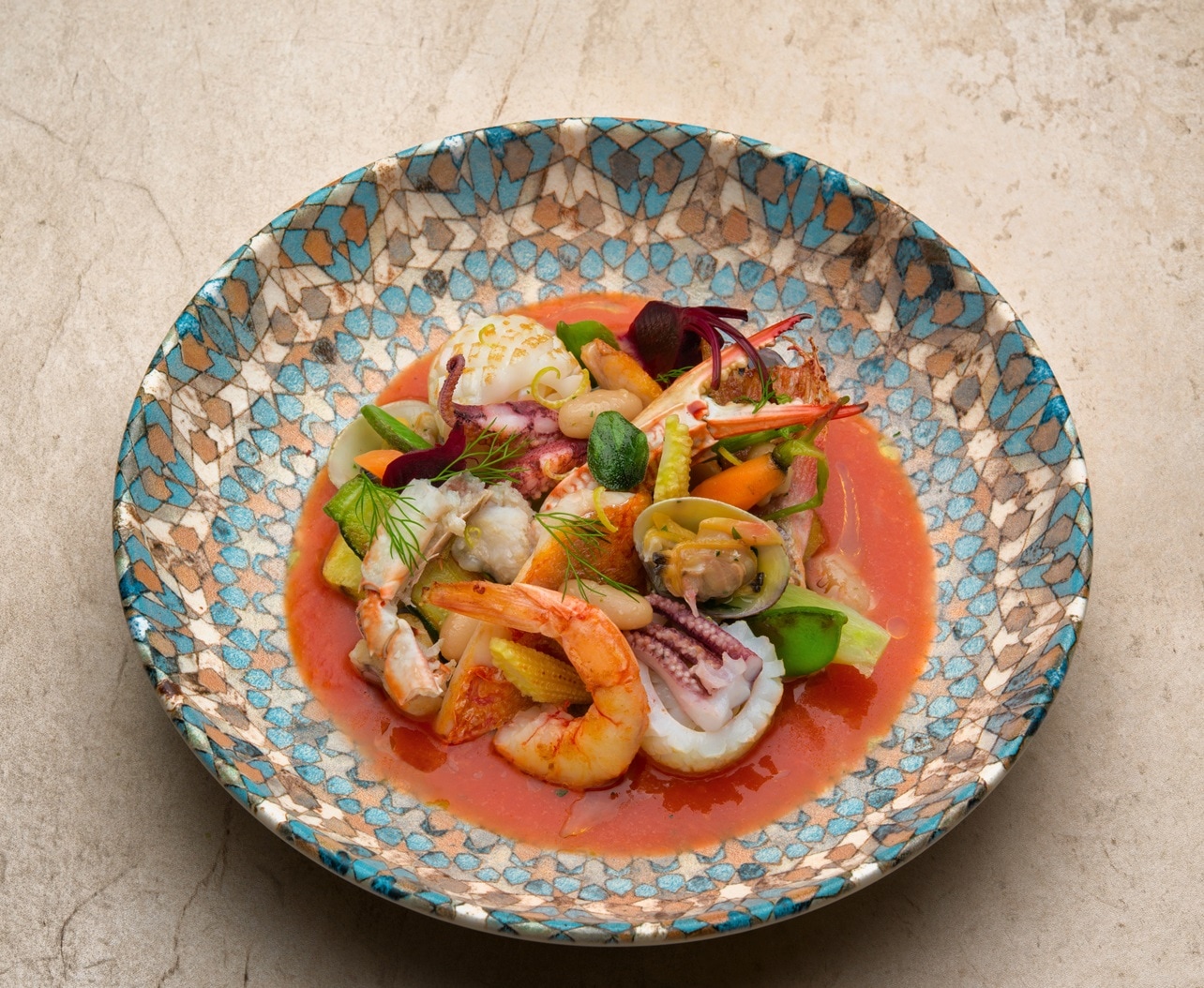 Caciucco di crostacei con triglie e calamari – - Ricetta