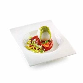 Caprese liquida con mozzarella, pomodoro e basilico Caprese liquida con mozzarella, pomodoro e basilico