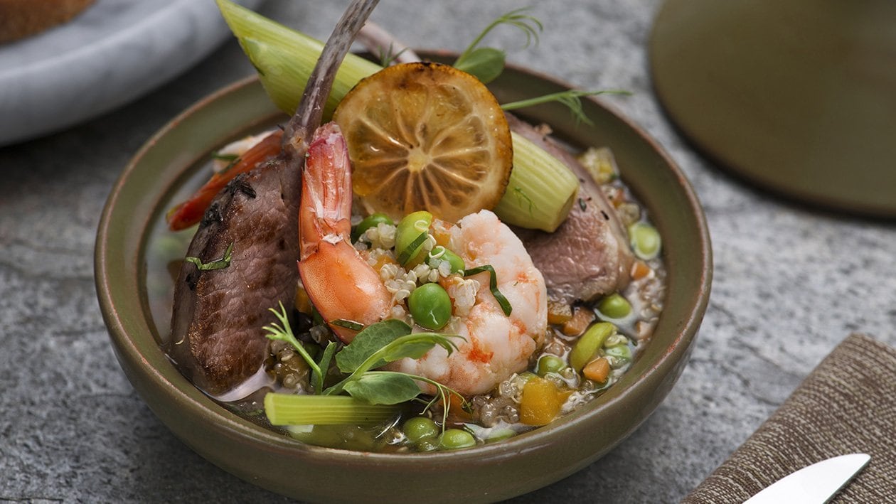Carré di agnello con gamberi, quinoa al profumo di limone e menta