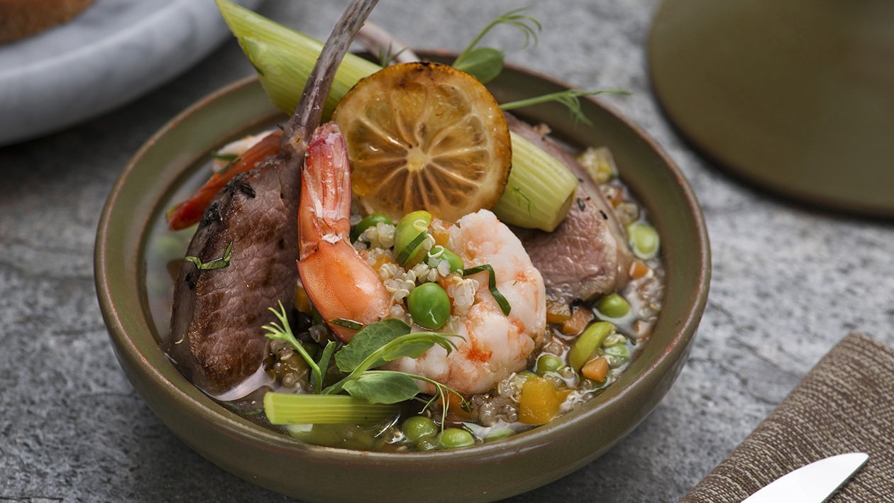 Carré di agnello con gamberi, quinoa al profumo di limone e menta – - Ricetta