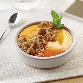 Catalana con topping al caramello e amaretto Catalana con topping al caramello e amaretto