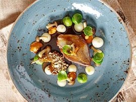 colombaccio con cavoletti di Buxelles, pastinaca e finferli colombaccio con cavoletti di Buxelles, pastinaca e finferli