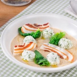 Crema di carciofi con gnudi di spinaci e pancetta essiccata Crema di carciofi con gnudi di spinaci e pancetta essiccata