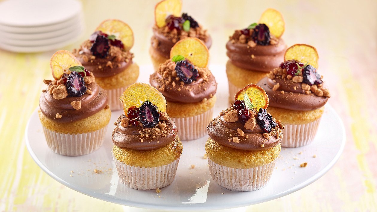 Cup cake al plum cake, con cioccolato, frutti di bosco e mandarini – Ricetta