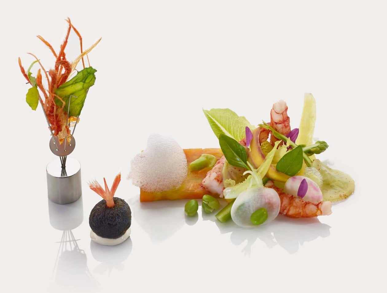 Gamberi al vapore di alghe con terrina di carotine novelle al succo di yuzu e asparagi verdi e aria di limone – - Ricetta