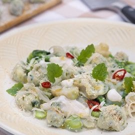 Gnocchi alle ortiche e crema di formaggio Gnocchi alle ortiche e crema di formaggio