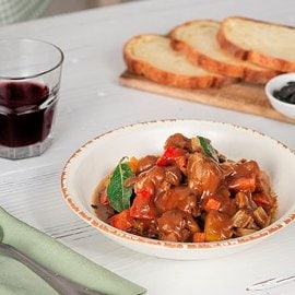 Goulash di maiale alla fava di tonka Goulash di maiale alla fava di tonka