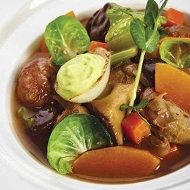 Guancette in porchetta alla birra affumicata e cipolla arrostita Guancette in porchetta alla birra affumicata e cipolla arrostita