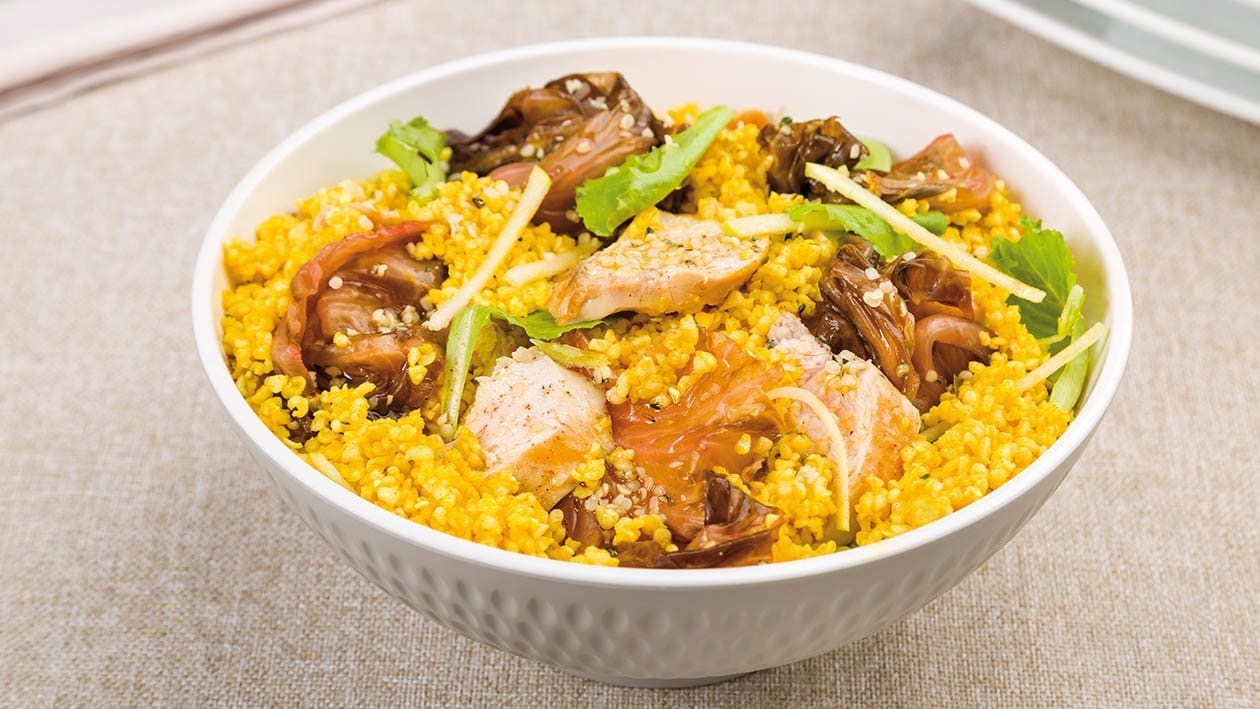 insalata di bulgur alla curcuma con radicchio tardivo, pollo alla piastra, mela e semi di canapa – - Ricetta