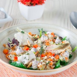 Insalatina di quinoa con gallinella confit al lemongrass, pinoli e maionese alle uova di lompo