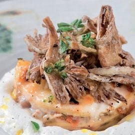 Lasagnetta di pasta fritta con carciofi stufati e fritti con spuma al parmigiano e pepe sichuan Lasagnetta di pasta fritta con carciofi stufati e fritti con spuma al parmigiano e pepe sichuan