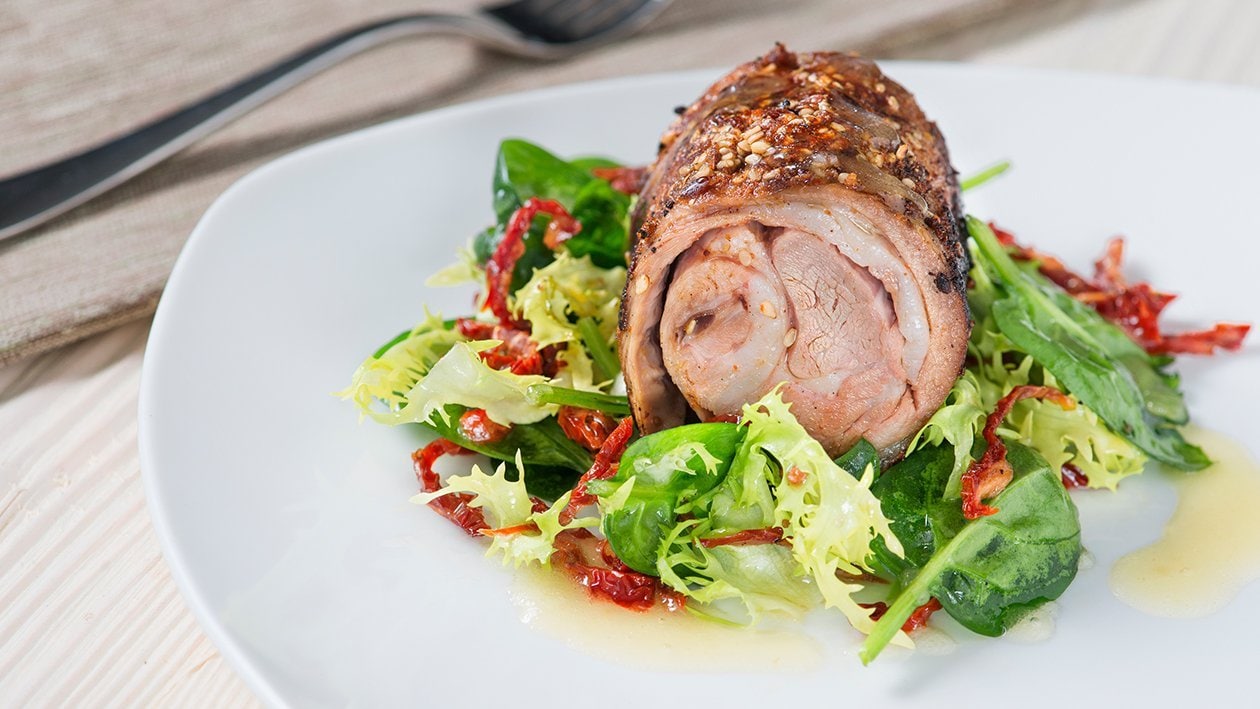 Medaglioni di agnello al garam masala con insalatina di spinaci e pomodori secchi – - Ricetta