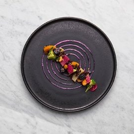 “medley” di rape arcobaleno con riso nero, broccoli, more, mandorle e zeste di limone “medley” di rape arcobaleno con riso nero, broccoli, more, mandorle e zeste di limone