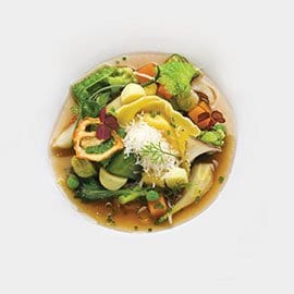 Minestrone di verdure con tortelli di bufala e cicoria di campo Minestrone di verdure con tortelli di bufala e cicoria di campo