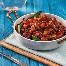 Moscardini alla Luciana con salsa soia e fagioli borlotti Moscardini alla Luciana con salsa soia e fagioli borlotti