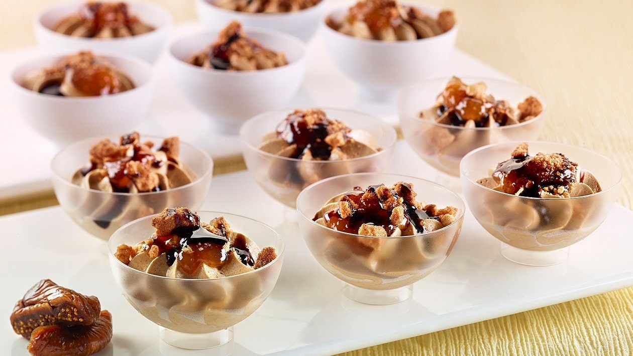 Mousse al caffè, con fichi, crumble alla cannella e vincotto di fichi