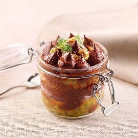 Mousse al cioccolato con passion fruit e paprika Mousse al cioccolato con passion fruit e paprika