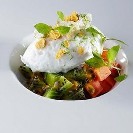 Mousse al cocco con frutta tropicale Mousse al cocco con frutta tropicale