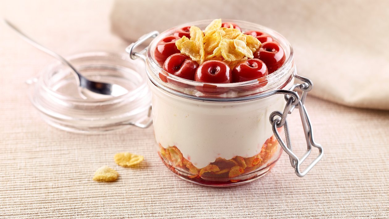 Mousse al limone con ciliegie e corn flakes – - Ricetta