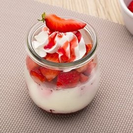 panna cotta e fragole (rivisitazione di panna e fragole)
