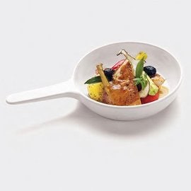Pollo in tegame con cipollotti, patate novelle e olive nere Pollo in tegame con cipollotti, patate novelle e olive nere