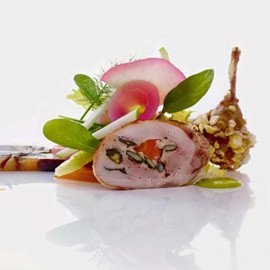 Quaglia arrostita con fegato grasso e pistacchi con terrina calda di funghi e succo di tartufo, zucca in carpione e mele Quaglia arrostita con fegato grasso e pistacchi con terrina calda di funghi e succo di tartufo, zucca in carpione e mele