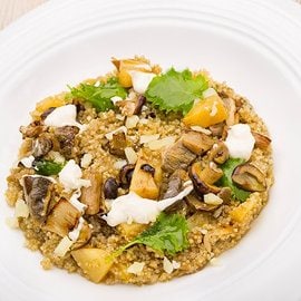 Qui-notto ai funghi, mele e fonduta di Castelmagno Qui-notto ai funghi, mele e fonduta di Castelmagno