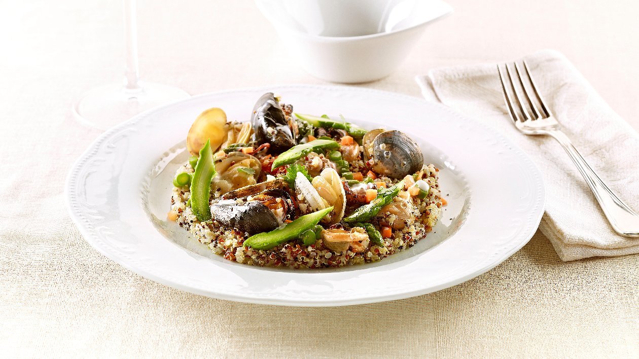 Quinoa ai frutti di mare con asparagi e fonduta al limone – - Ricetta Quinoa ai frutti di mare con asparagi e fonduta al limone – - Ricetta