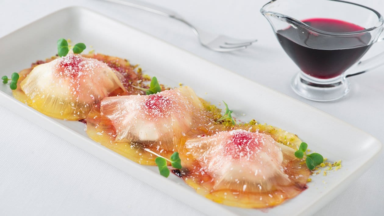 Raviolo di ananas con mousse al cocco e amarene – - Ricetta