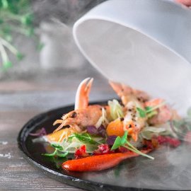 Scampi al ghiaccio con marmellata di peperoni e finocchio Scampi al ghiaccio con marmellata di peperoni e finocchio