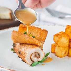 Sella di maialino con patate al garam masala e salsa supreme Sella di maialino con patate al garam masala e salsa supreme