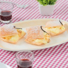 Sfogliatella farcita con pasticcera alla banana e vaniglia
