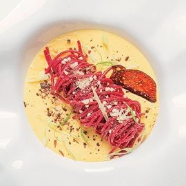 Spaghetto all’alchermes con zuppa catalana al lemongrass e zucchero integrale Spaghetto all’alchermes con zuppa catalana al lemongrass e zucchero integrale