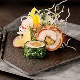 Sushi di pancetta di maialino con salsa BBQ Sushi di pancetta di maialino con salsa BBQ