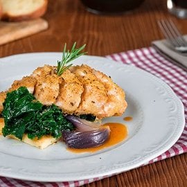 Tagliata di pollo in crosta con frittata di patate Tagliata di pollo in crosta con frittata di patate