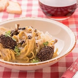 Tajarin cacio e pepe con coscette di quaglia ai semi di chia