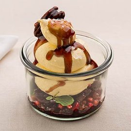 tiramisù gluten free al rum con melagrana, caramello salato e noci Pecan tiramisù gluten free al rum con melagrana, caramello salato e noci Pecan
