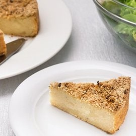 Torta di patate, cipolla e formaggio filante Torta di patate, cipolla e formaggio filante