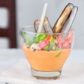 Zuppa cremosa ai gamberi con taccole e lemon grass