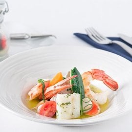 Zuppa di pesce vongole e salicornia con verdurine novelle in vasocottura Zuppa di pesce vongole e salicornia con verdurine novelle in vasocottura