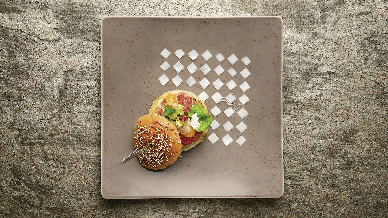 Hamburger “gourmet” di manzo al pomodoro secco con burrata, cime di rape e maionese all’aglio – - Ricetta Hamburger “gourmet” di manzo al pomodoro secco con burrata, cime di rape e maionese all’aglio – - Ricetta