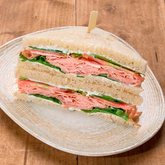 Tramezzino con mortadella Tramezzino con mortadella